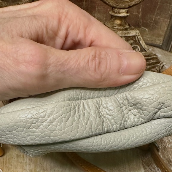 EUC Davinia Firenze Pebbled Italian Leather Small Crossbody in Pale Mint Green - Picture 11 of 12